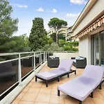 Grande Terrasse Et Vue Mer, Tres Calme