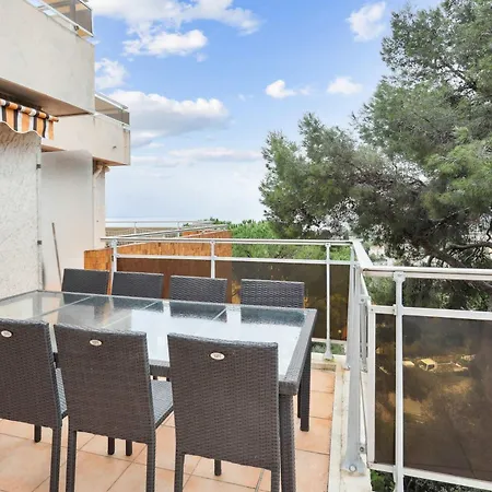 Апартаменты Grande Terrasse Et Vue Mer, Tres Calme *