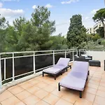 Grande Terrasse Et Vue Mer, Tres Calme *